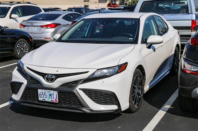 Used 2021 Toyota Camry SE with VIN 4T1G11AK5MU572502 for sale in Renton, WA