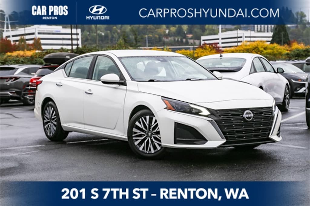 Used 2023 Nissan Altima 2.5 SV Sedan