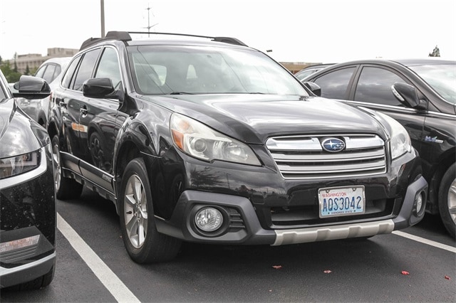 Used 2014 Subaru Outback 2.5i Limited with VIN 4S4BRBLC4E3304921 for sale in Renton, WA