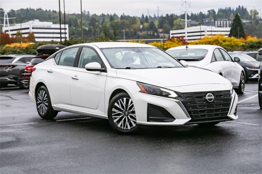 Used 2023 Nissan Altima 2.5 SV Sedan