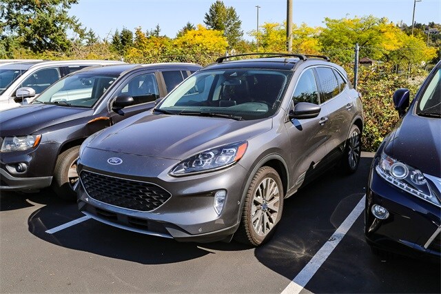 2021 Ford Escape Titanium photo 2