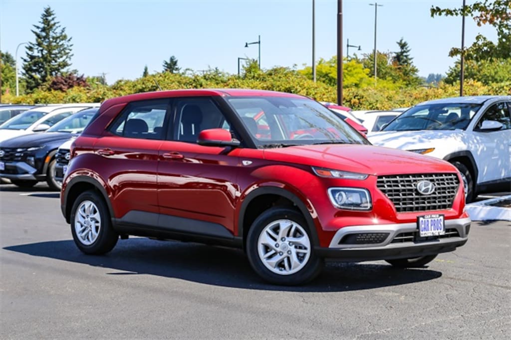 Used 2025 Hyundai Venue SE SUV