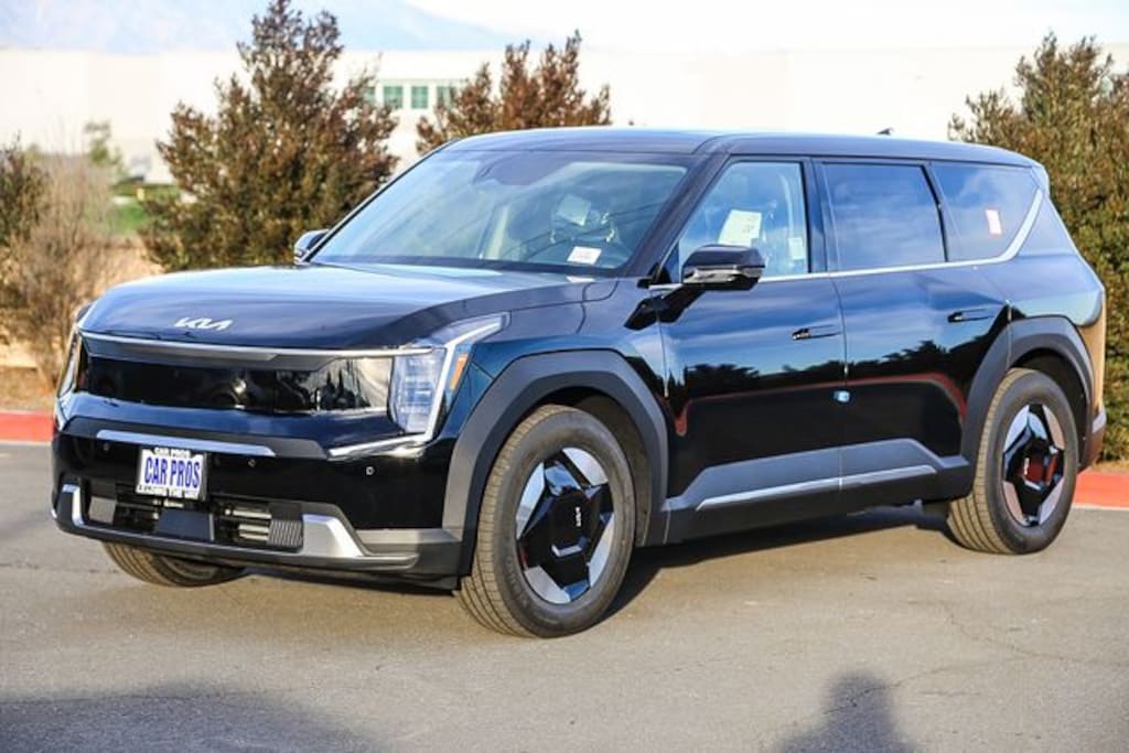 New 2026 Kia EV9 Light Long Range SUV