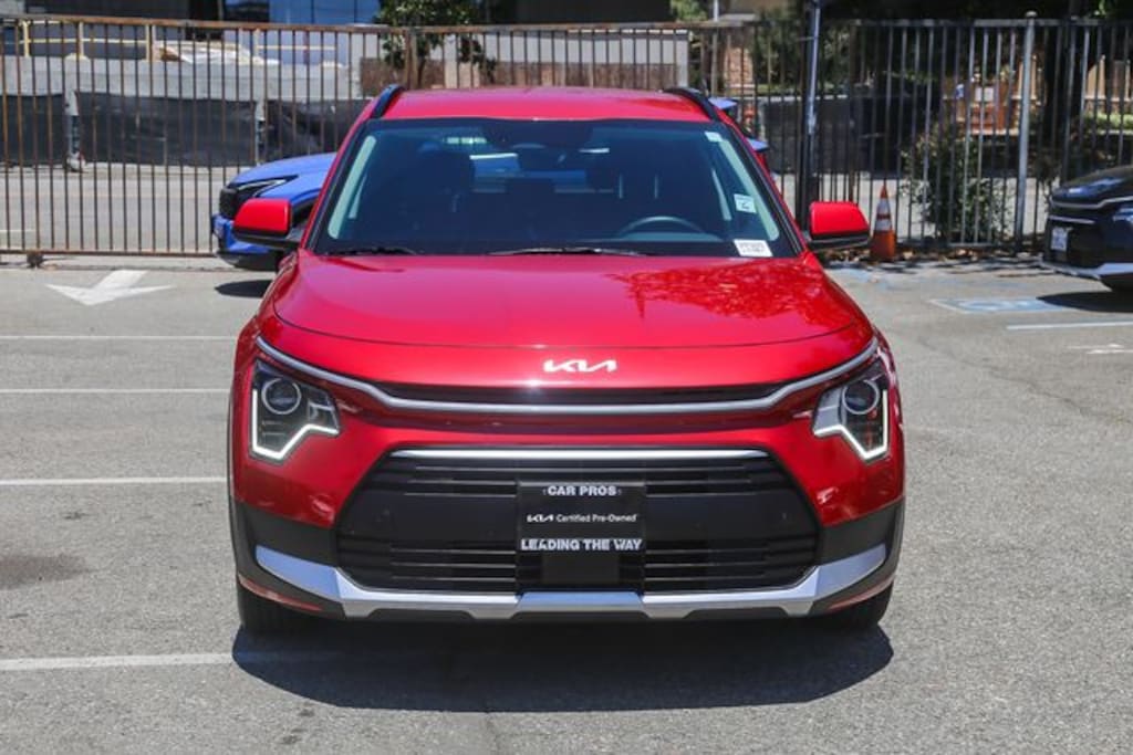 Certified 2025 Kia Niro EX SUV