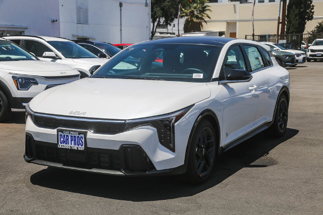 2026 Kia K4 photo 3