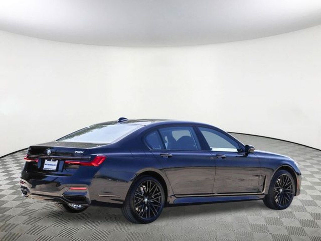 Used 2022 BMW 750i xDrive Sedan