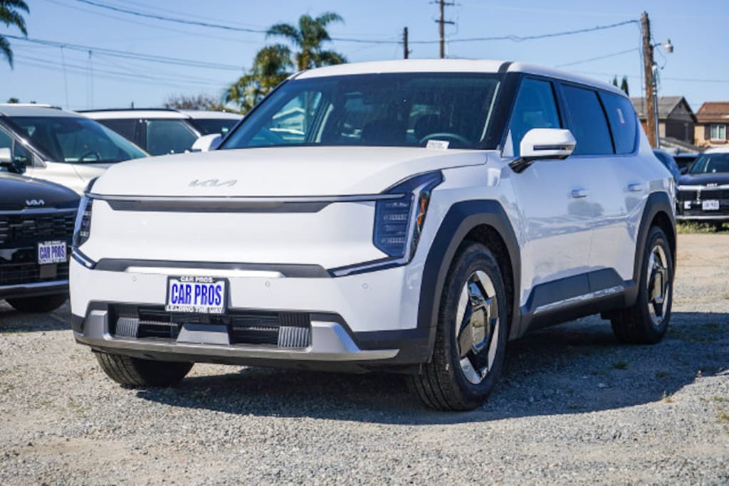 New 2026 Kia EV9 Light Long Range SUV