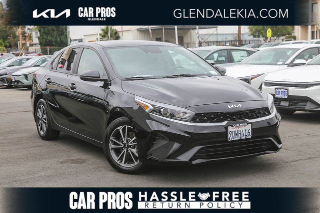 2023 Kia Forte LXS AT's photo