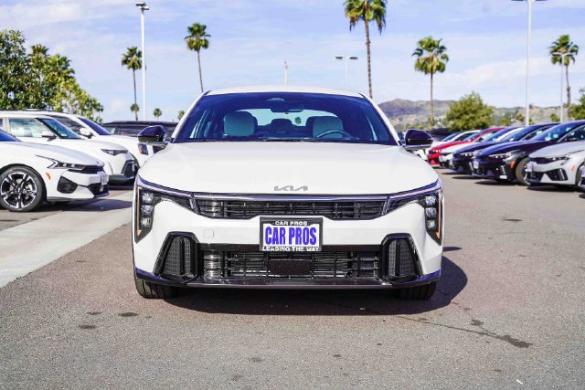 2026 Kia K4 photo 2