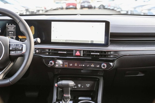 2026 Kia K5 photo 5