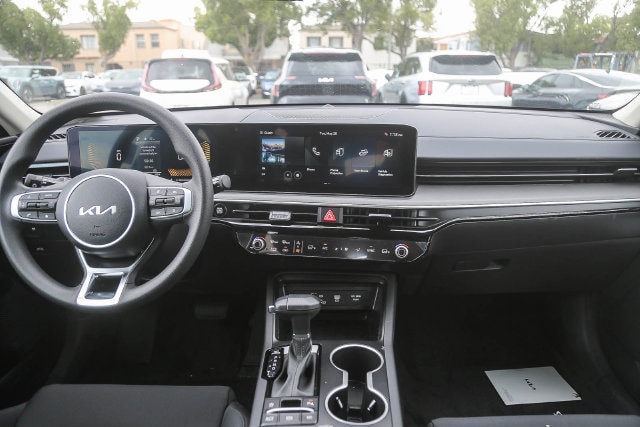 2026 Kia K5 photo 4