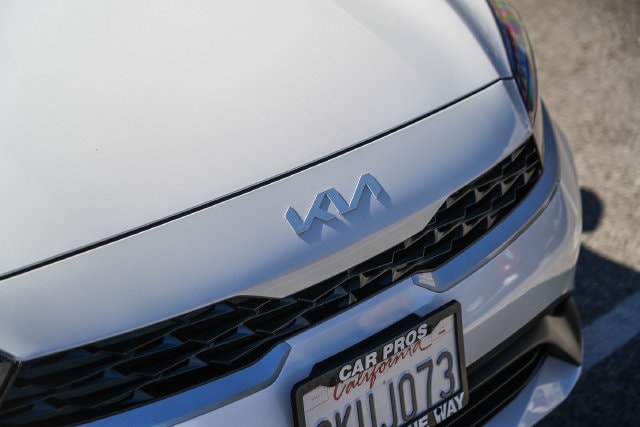 2024 Kia Forte photo 3