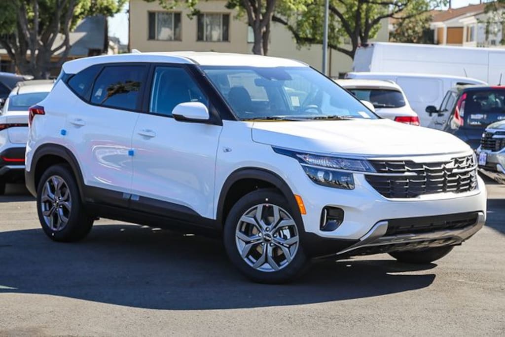 New 2026 Kia Seltos LX SUV