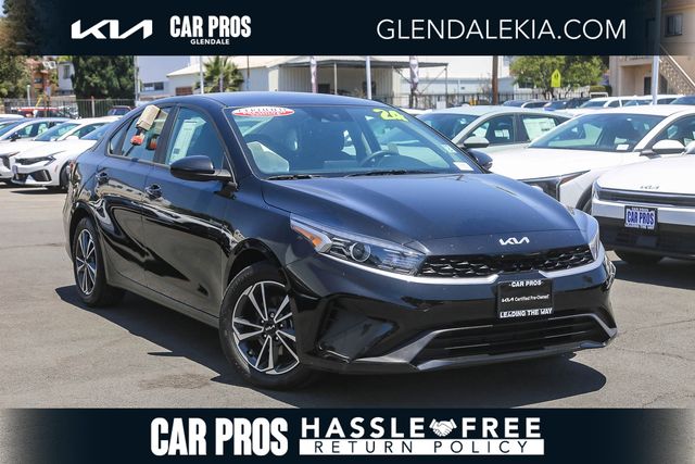2024 Kia Forte LXS AT's photo