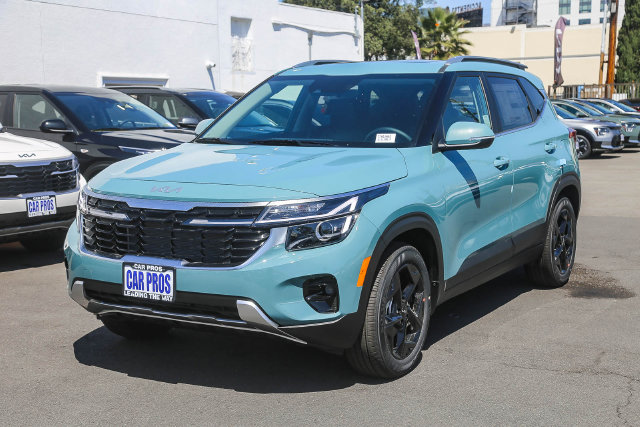 2026 Kia Seltos photo 3