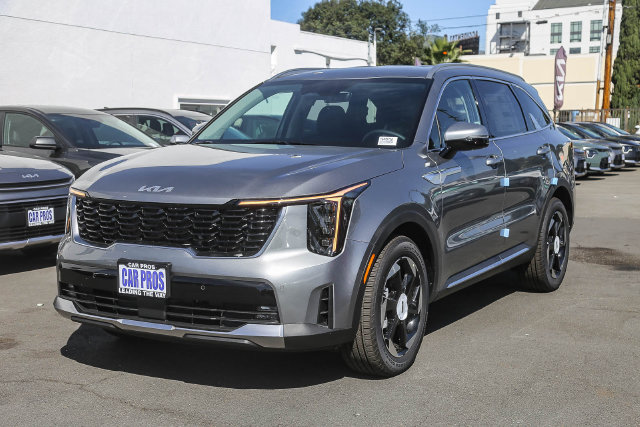 2026 Kia Sorento photo 3