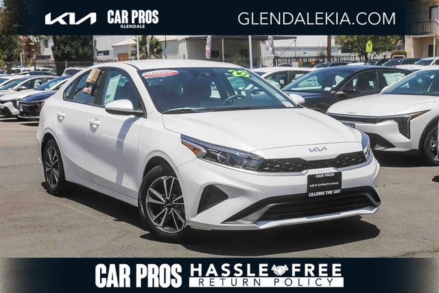 2023 Kia Forte LXS AT's photo