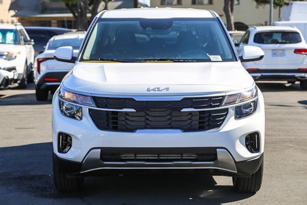 New 2026 Kia Seltos LX SUV