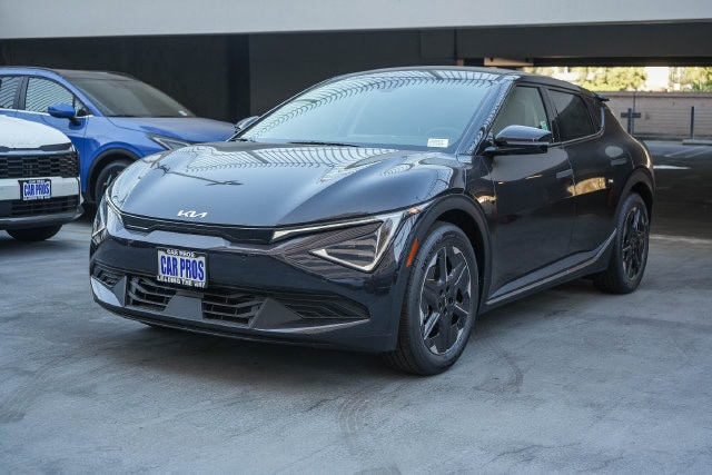 2026 Kia EV6 photo 3