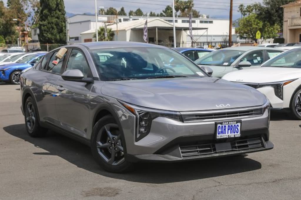 New 2026 Kia K4 LXS Sedan