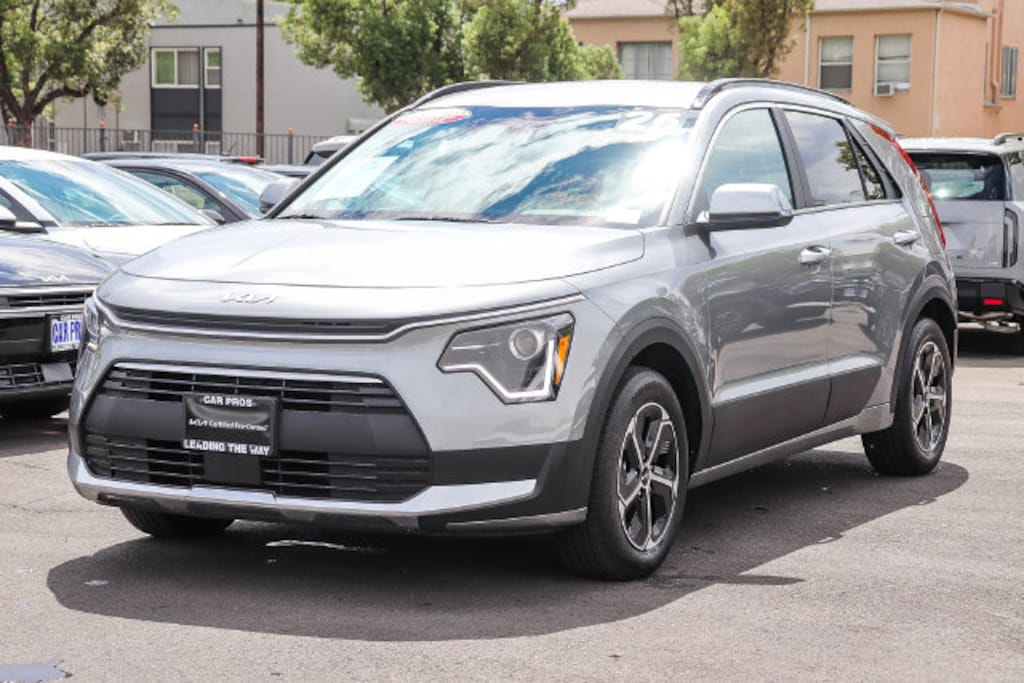 Certified 2025 Kia Niro EX SUV