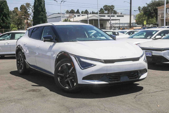 New 2026 Kia EV6 Wind SUV