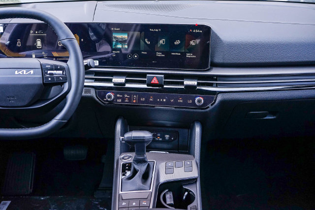 2026 Kia Sportage photo 5