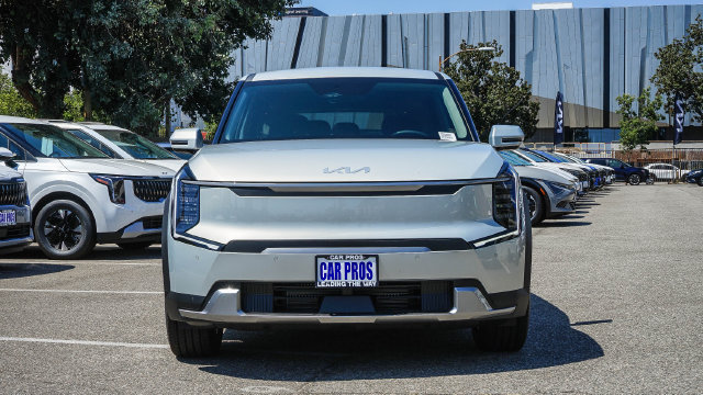 2026 Kia EV9 photo 3