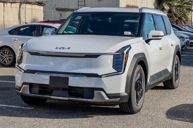 2026 Kia EV9 photo 3