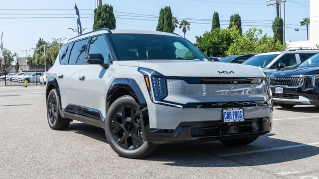 New 2026 Kia EV9 Land SUV