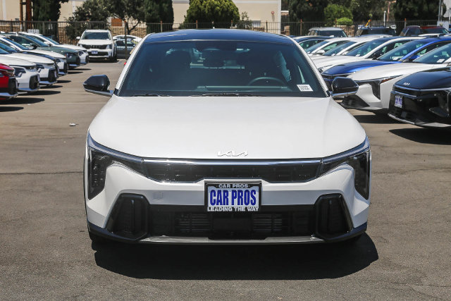 2026 Kia K4 photo 2