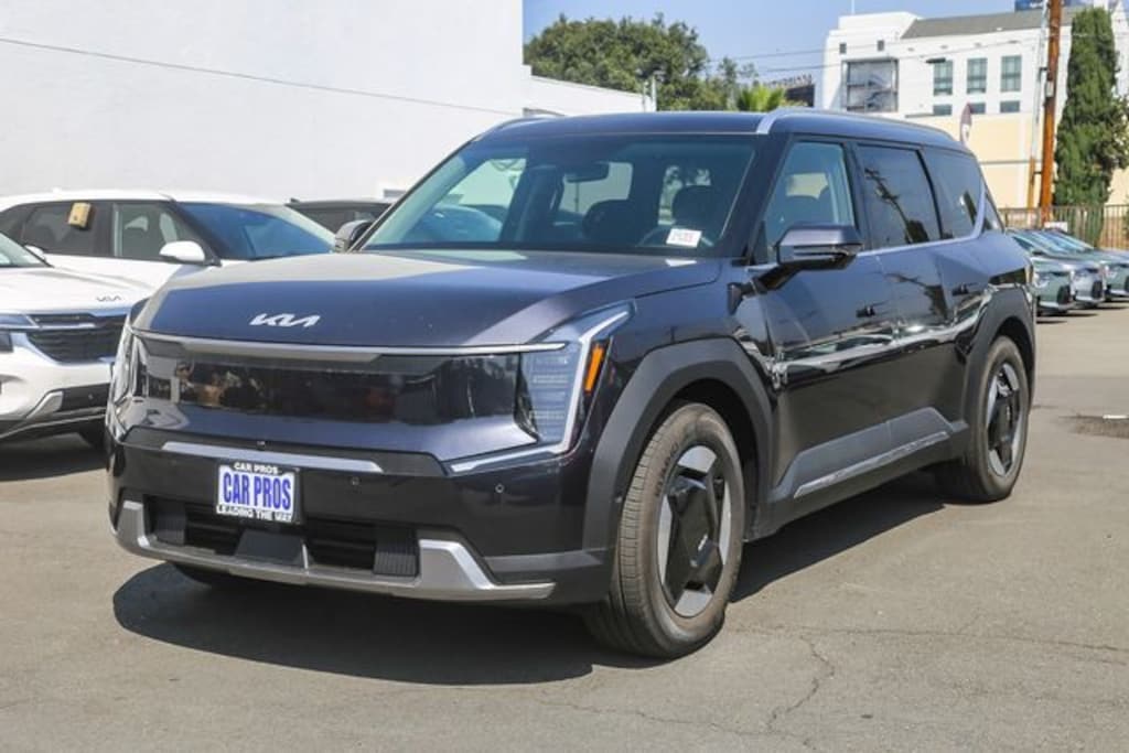 New 2026 Kia EV9 Wind SUV