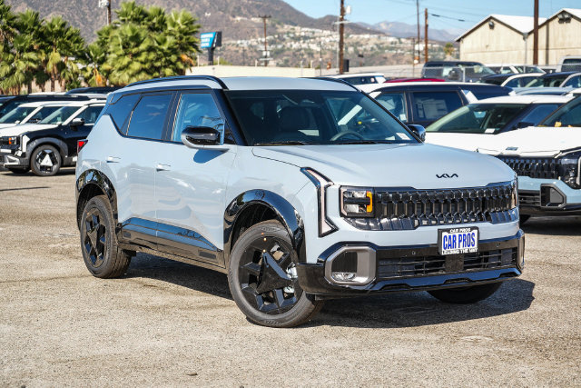 2027 Kia Seltos X-Line S — photo 1 of 24