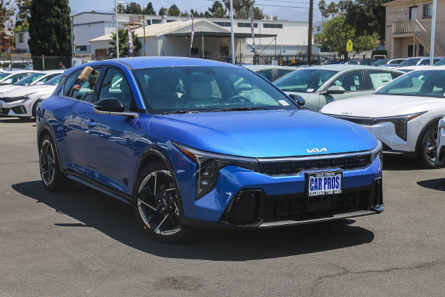 2026 Kia K4 photo 2