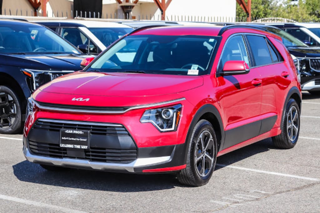 Certified 2025 Kia Niro EX SUV