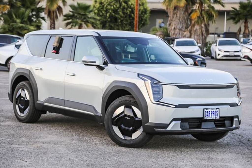 New 2026 Kia EV9 Light Long Range SUV