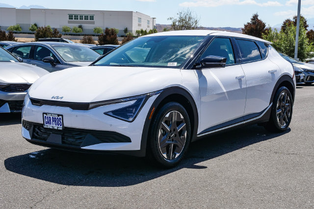 2026 Kia EV6 photo 3