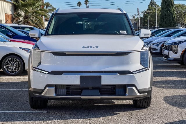 2026 Kia EV9 photo 2