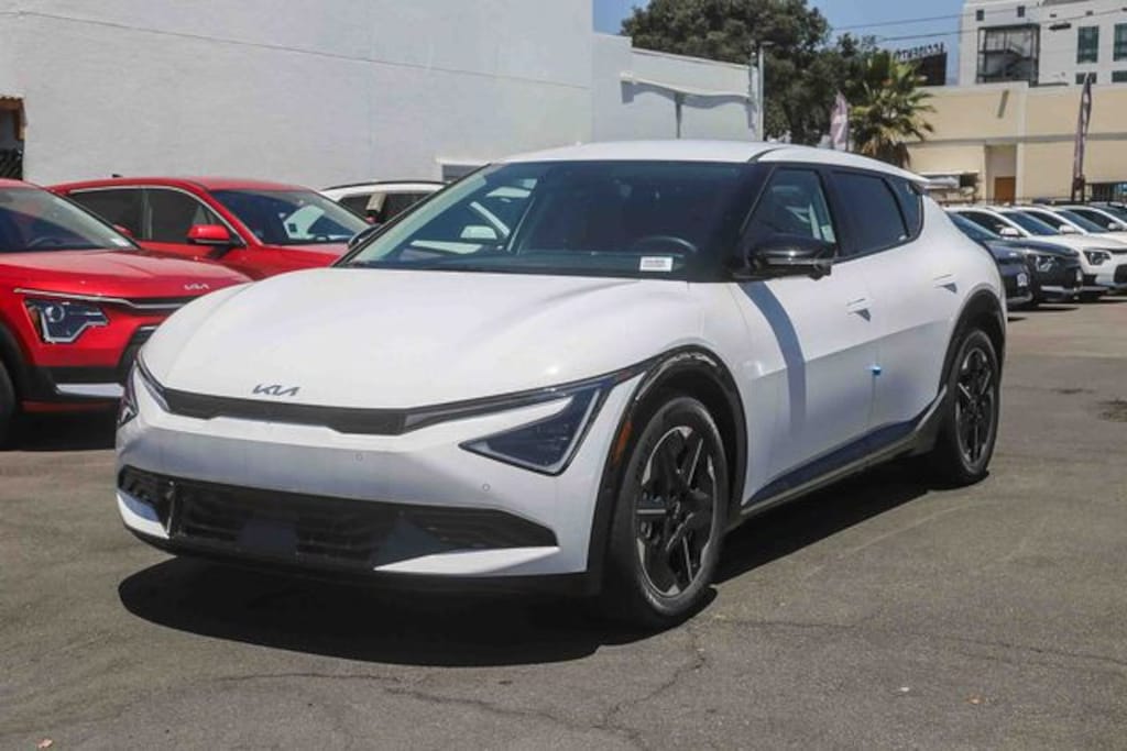 New 2026 Kia EV6 Wind SUV