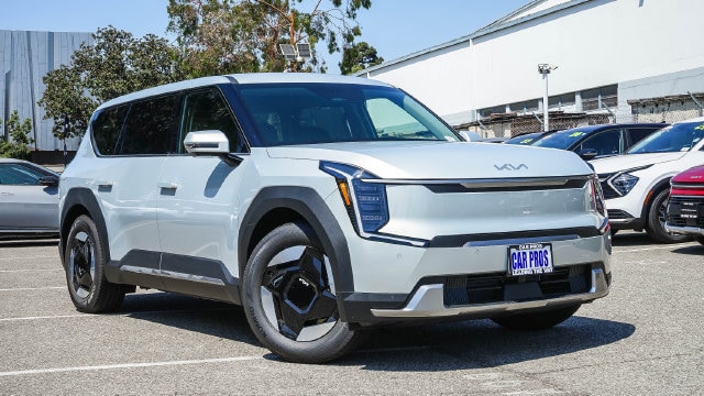 2026 Kia EV9 photo 2