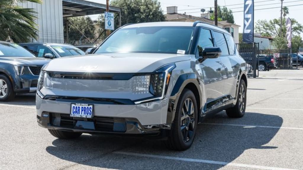 New 2026 Kia EV9 Land SUV