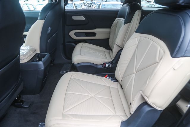 2027 Kia Telluride EX - Photo 11