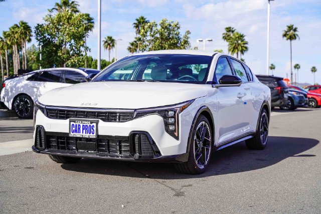 2026 Kia K4 photo 3