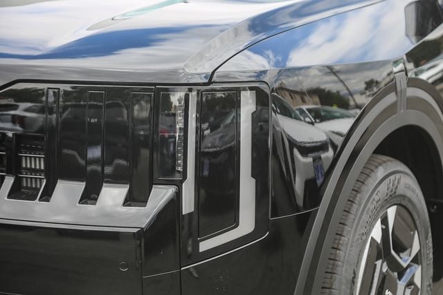 2027 Kia Telluride EX - Photo 13
