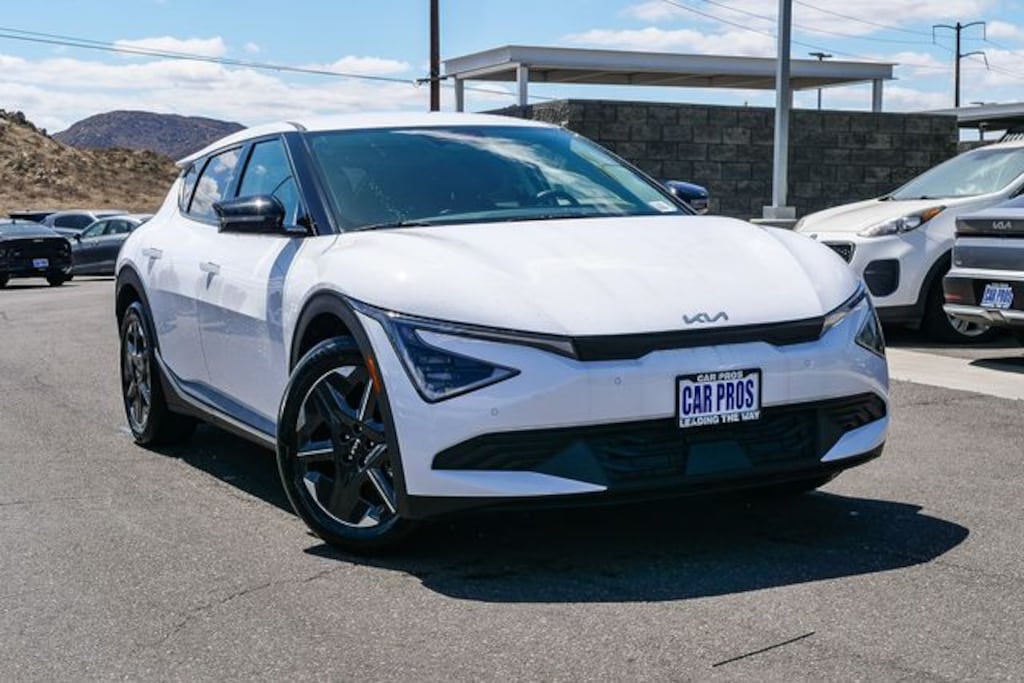 New 2026 Kia EV6 Light Long Range SUV