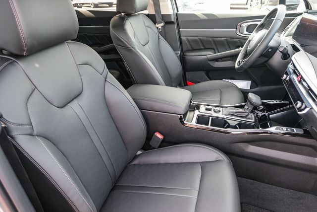 2026 Kia Sorento SX - Photo 10