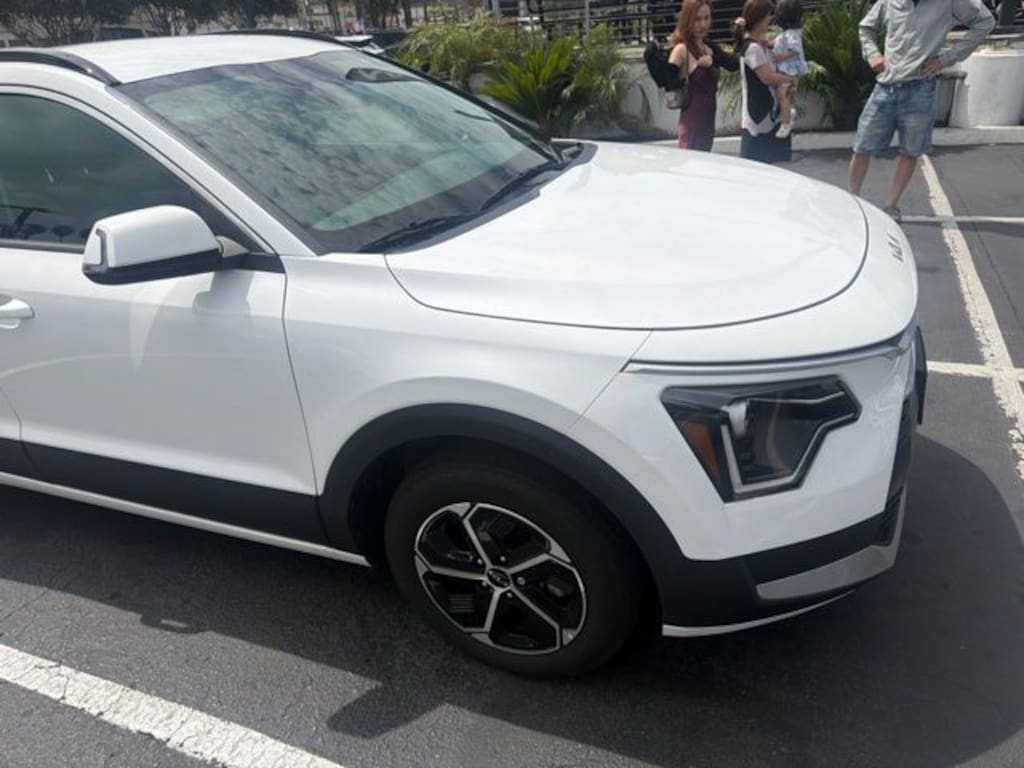 Used 2024 Kia Niro EX SUV