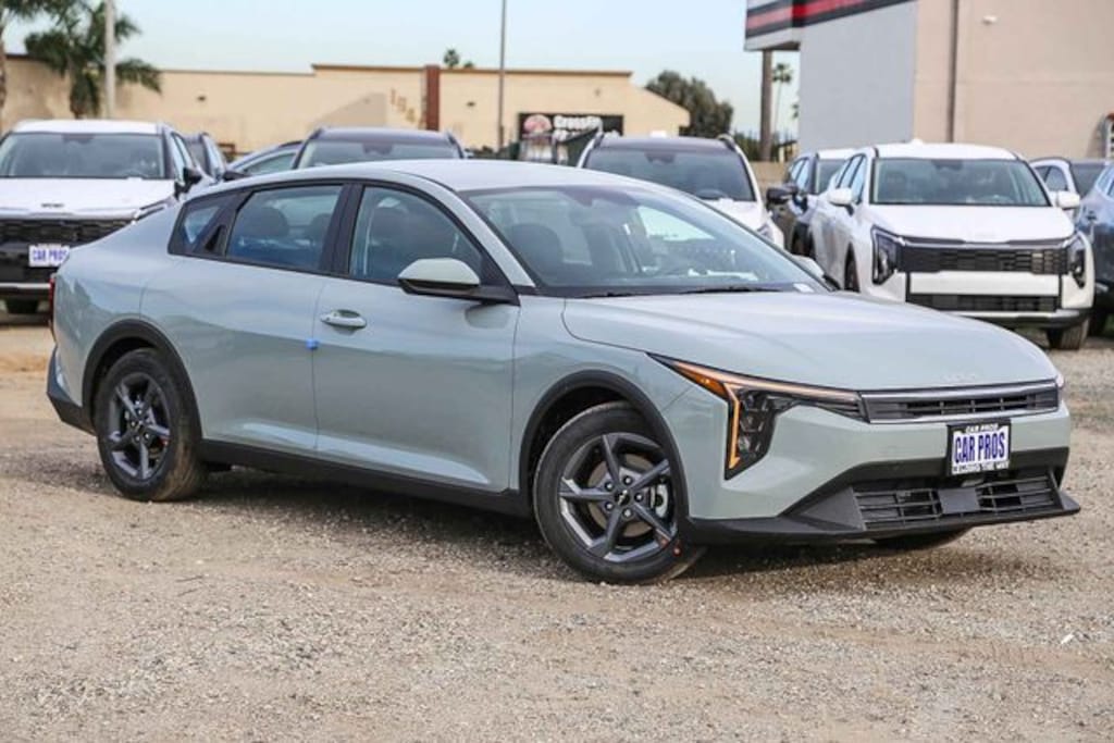 New 2026 Kia K4 LXS Sedan