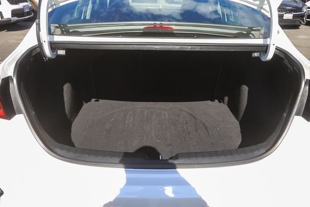 2023 Kia Forte LXS - Photo 29