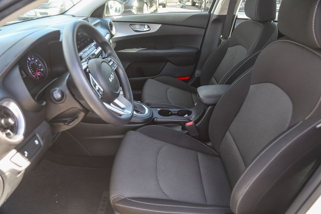 2023 Kia Forte LXS - Photo 20